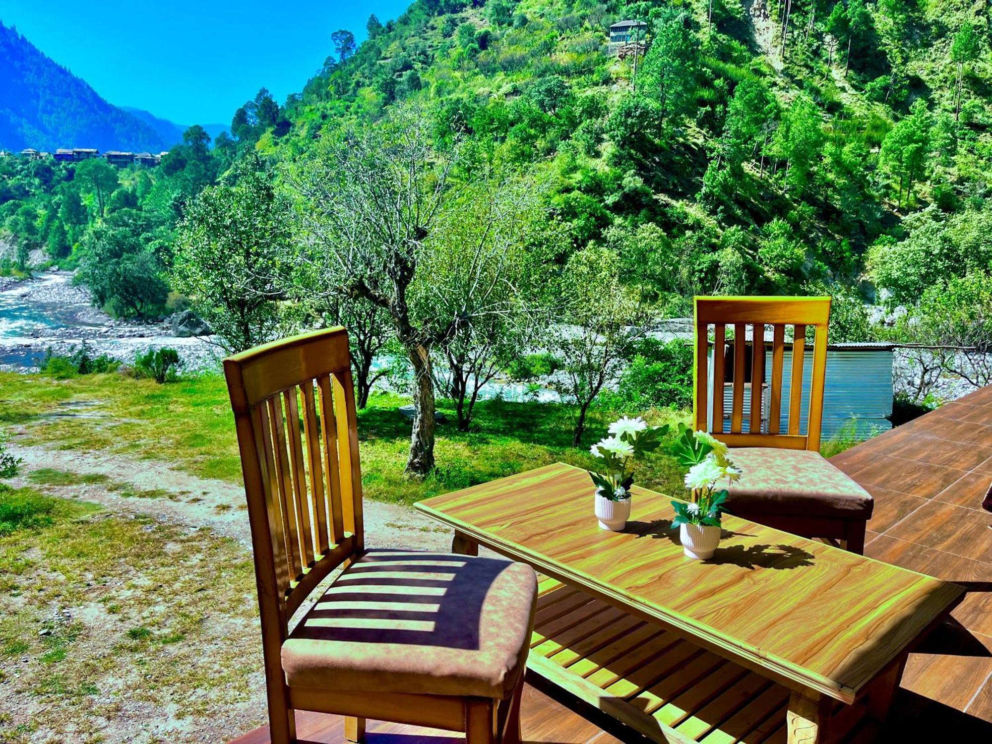 Himalayan River Resort, - #riverside # Private Parking # Scenic River & Mountain View # Open Cafe # Spacious 3*