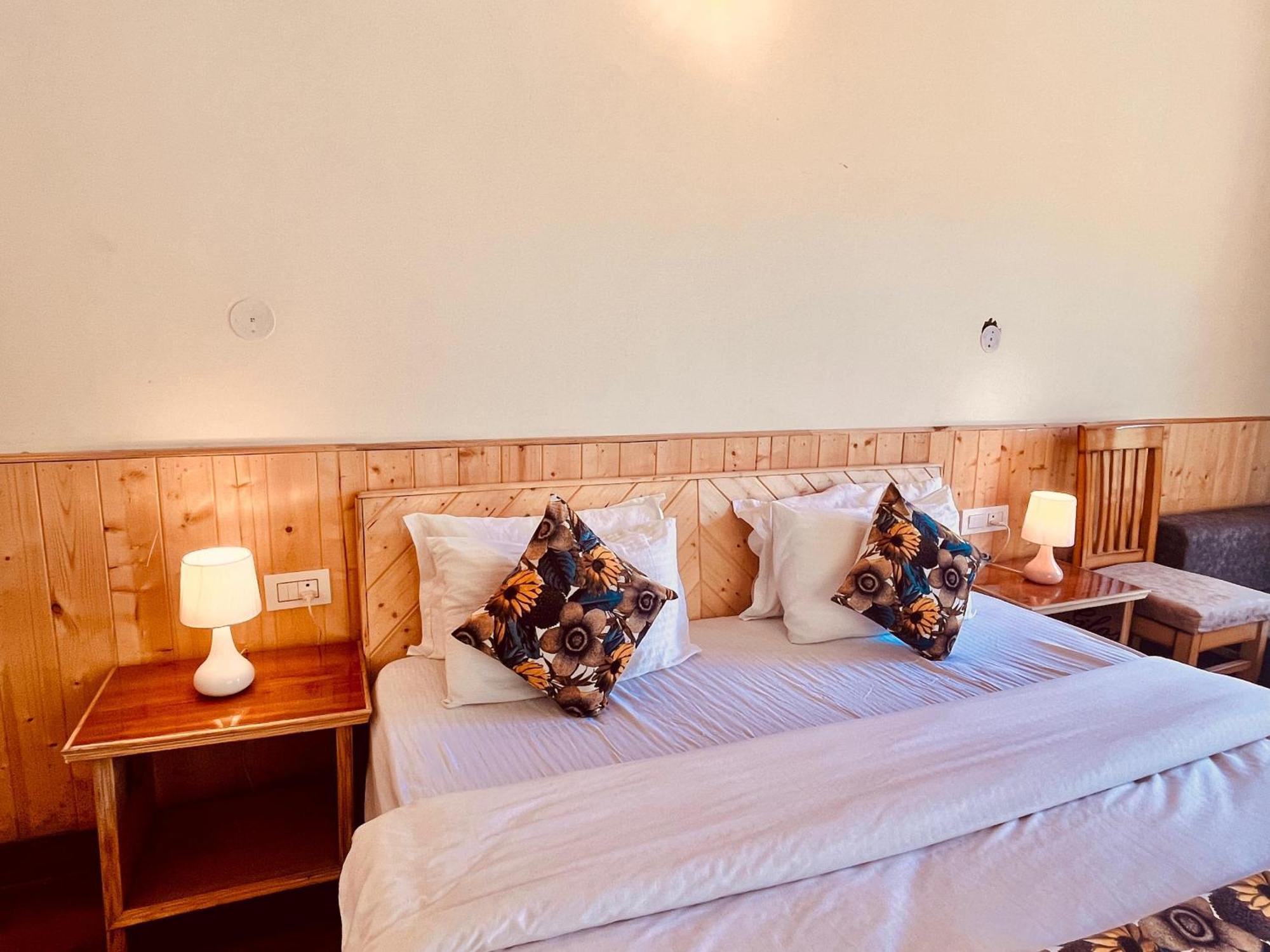 Hotel Himalayan River Resort, - #riverside # Private Parking # Scenic River & Mountain View # Open Cafe # Spacious