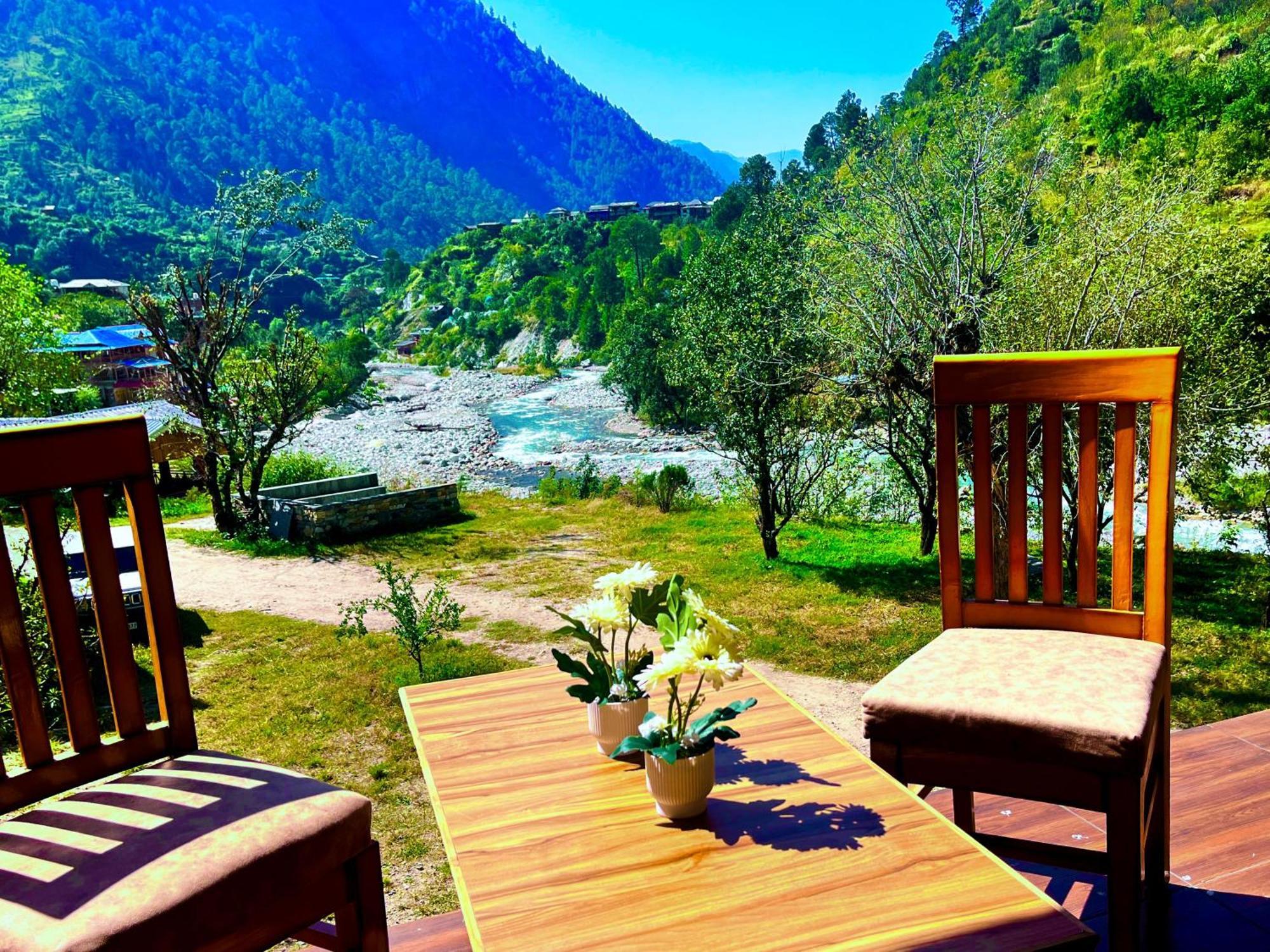 Himalayan River Resort, - #riverside # Private Parking # Scenic River & Mountain View # Open Cafe # Spacious Hotel Manali (Himachal Pradesh)